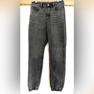 American Eagle Stretch Denim Cuffed Mom Jogger Jean
